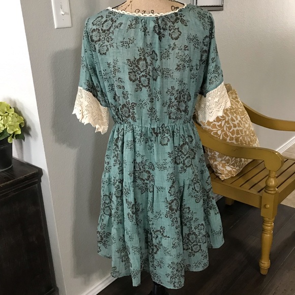 Hayden- Ruffled Dress - Picture 2 of 8